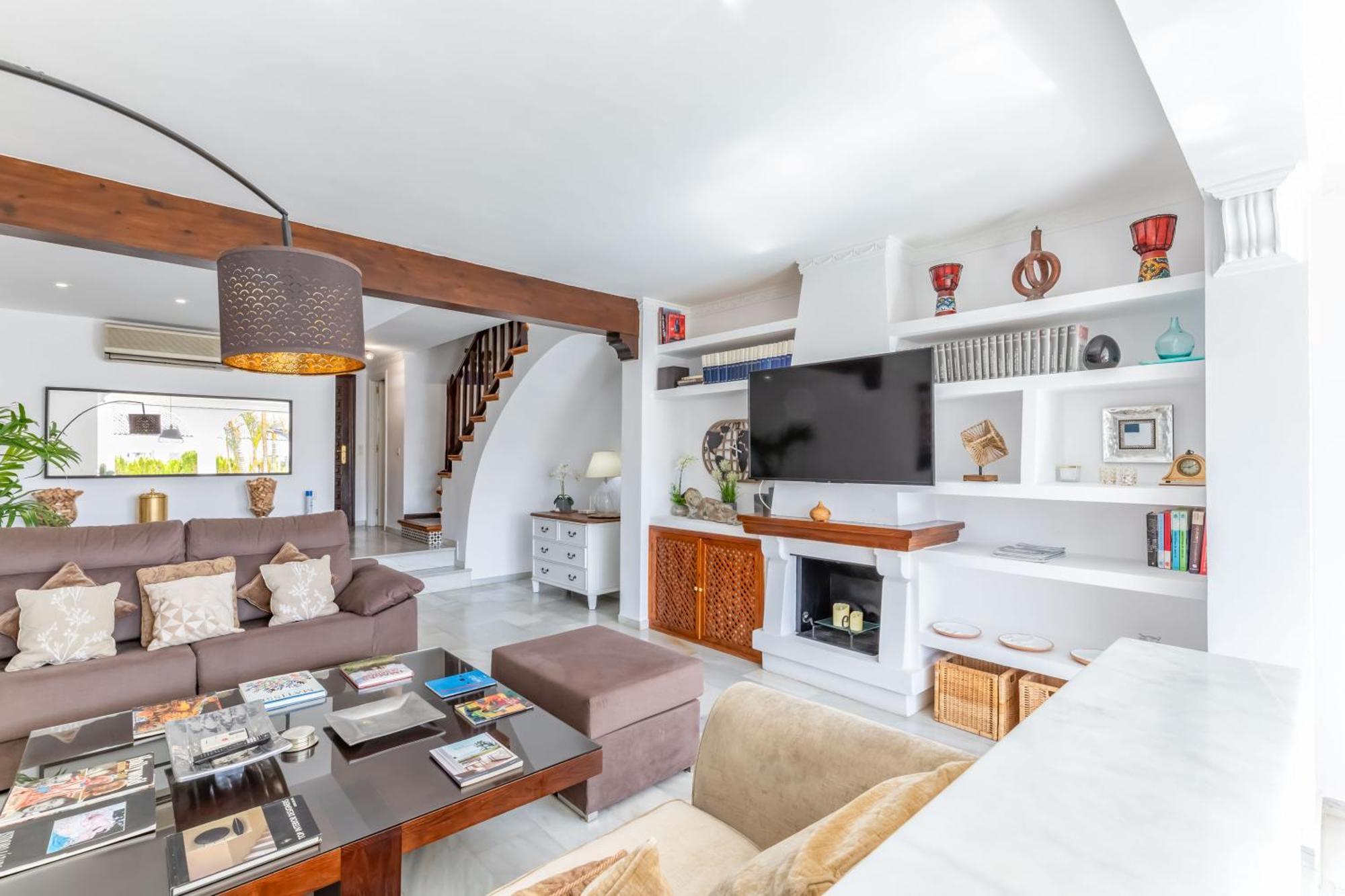 Casa Jardines Del Sol J5 *
